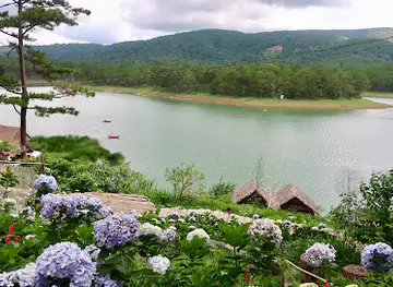 Da Tien Tourist Area