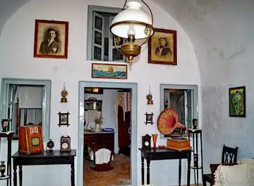 "Emmanuel A. Lignos" Santorini Folklore Museum