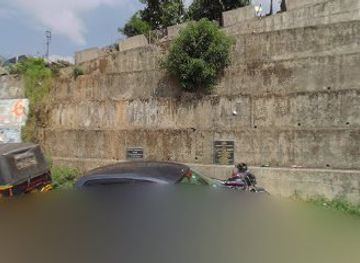 india/munnar/attraction/malaikalan-caves