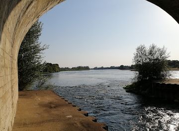 france/pays-de-la-loire/attraction/confluence-de-la-loire-et-du-cher