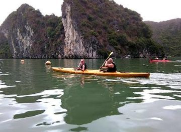 vietnam/ha-long/attraction/hon-bom-me