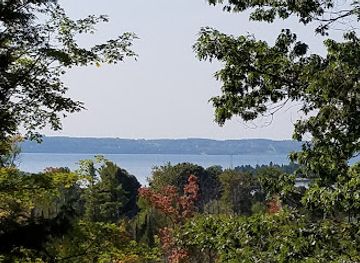 michigan/harbor-springs/attraction/kosequat-park