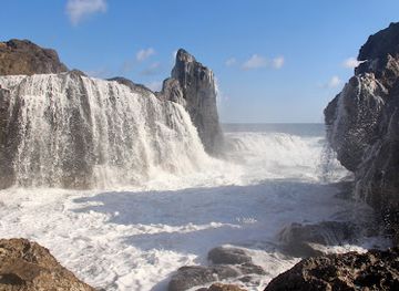 indonesia/west-nusa-tenggara/attraction/air-terjun-pantai-nambung