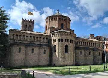 spain/catalonia-pyrenees/attraction/monestir-de-santa-maria-de-ripoll