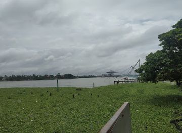 india/kochi/attraction/cochin-marine-drive-gateway-walkway
