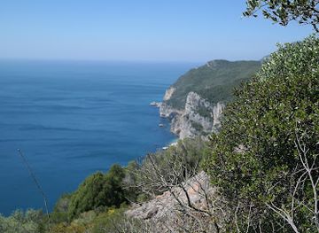 portugal/arrabida-natural-park/attraction/alto-do-jaspe-brecha-da-arrabida