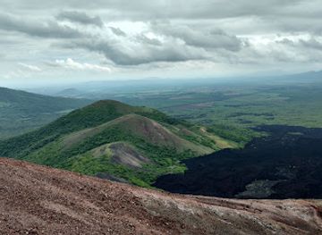nicaragua/leon-volcano-boarding/attraction/cerro-negro