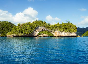 palau/babeldaob-island/attraction/natural-arch