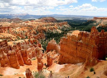 utah/grand-staircase-escalante-national-monument/attraction/wall-street