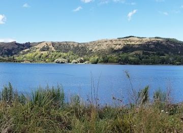 new-zealand/hawke-s-bay/attraction/lake-tutira-view-point
