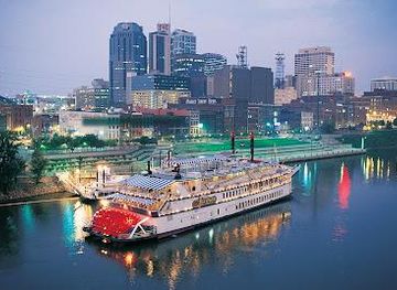 tennessee/nashville-music-row/attraction/general-jackson-showboat
