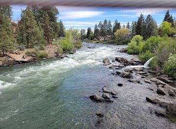 oregon/cascade-lakes-scenic-byway/attraction/first-street-rapids-park