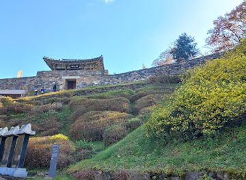 south-korea/yeongdong-region/attraction/gongju-gongsanseong-fortress