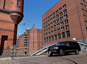 germany/hamburg/attraction/big-black-car-tours