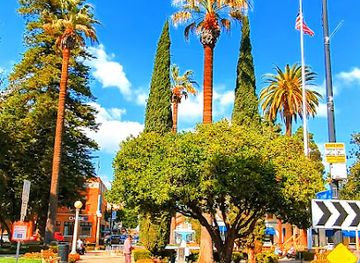 california/orange-county/attraction/plaza-park