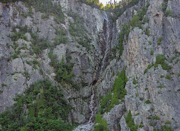 canada/cariboo/attraction/caribou-waterfall