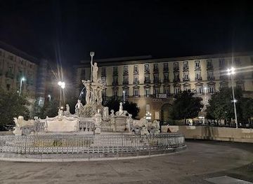 italy/capri/attraction/piazza-municipio