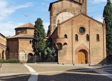 italy/bologna/attraction/piazza-santo-stefano