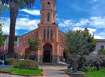 ecuador/otavalo/attraction/iglesia-catolica-san-luis-de-otavalo