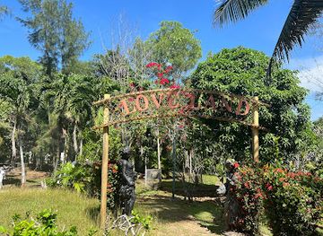 guam/ypao-beach-park/attraction/talo-fo-fo-falls