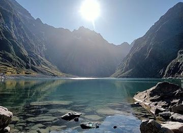 new-zealand/milford-sound/attraction/lake-marian