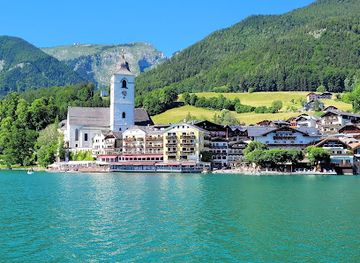 austria/salzkammergut-lakes/attraction/white-horse-water-front
