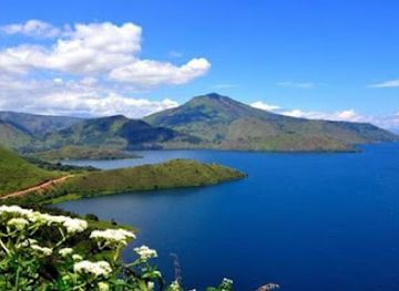 indonesia/west-papua/attraction/paniai-lakes