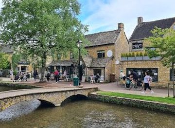 united-kingdom/stratford-upon-avon/attraction/bourton-on-the-water