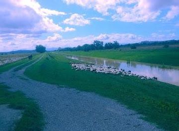 italy/perugia/attraction/punto-di-accesso-al-sentiero-della-bonifica