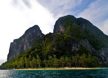 philippines/palawan/attraction/pinagbuyutan-island
