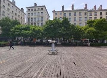 france/lyon/attraction/place-des-celestins