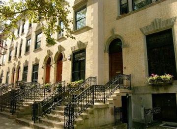 connecticut/greenwich-point-park/attraction/strivers-row