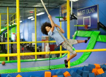 texas/golden-triangle/attraction/jumping-world