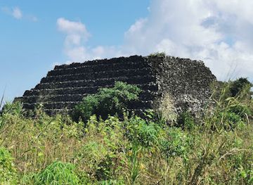 mauritius/blue-bay/attraction/stone-pyramid