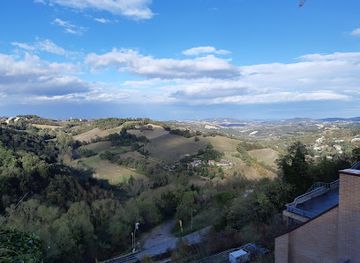 italy/urbino/attraction/porta-santa-lucia