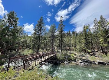 oregon/bend/attraction/deschutes-river-trail