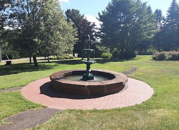 wisconsin/madeline-island/attraction/fountain-garden-park