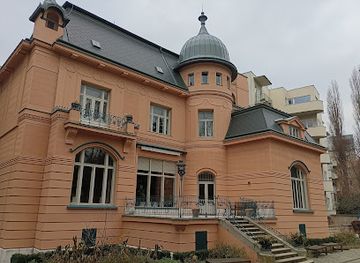 czechia/moravia/attraction/villa-low-beer