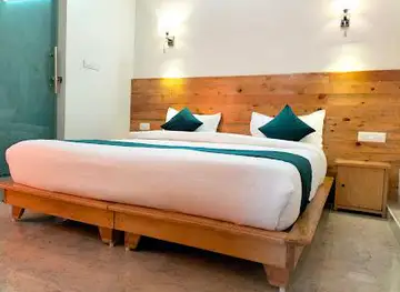 Earth Roots Ayurveda - panchakarma retreat Rishikesh | Yoga Retreat & Ayurveda Centre