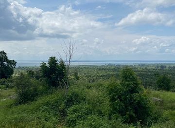 ghana/lake-volta/attraction/kaemu-mountains