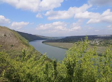 moldova/tipova-monastery-complex/attraction/tipova-waterfall