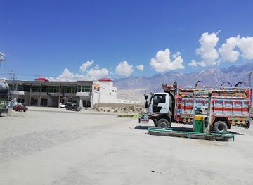 pakistan/northern-areas/attraction/himalaya-treks-and-tours