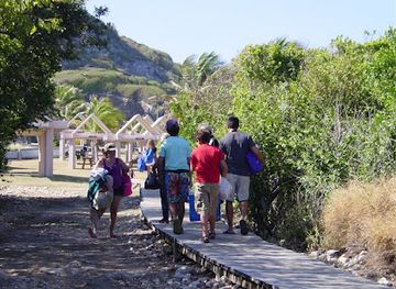 puerto-rico/central-mountain-range/attraction/isla-caja-de-muertos