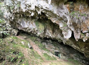 spain/cantabria/attraction/cueva-de-las-aguas-de-novales