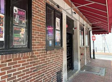 iowa/newton/attraction/jacques-cabaret