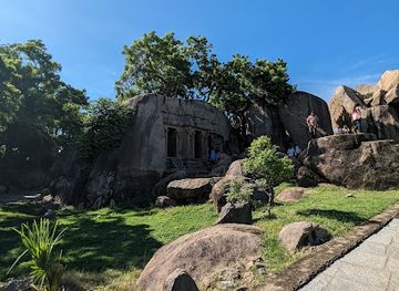 india/mahabalipuram/attraction/tripple-celled-rock-cut-shrine