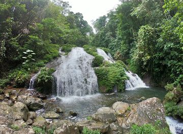 panama/ngabe-bugle-comarca/attraction/las-golondrinas-waterfalls