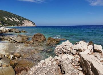 albania/vlore/attraction/sazan-island
