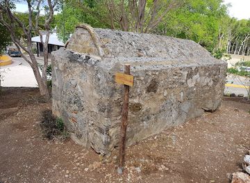 curacao/boca-pistol/attraction/tomb-of-willem-van-uytrecht
