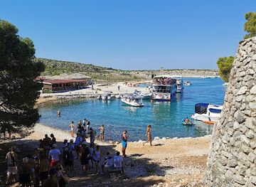 croatia/kvarner/attraction/female-prison-ruins